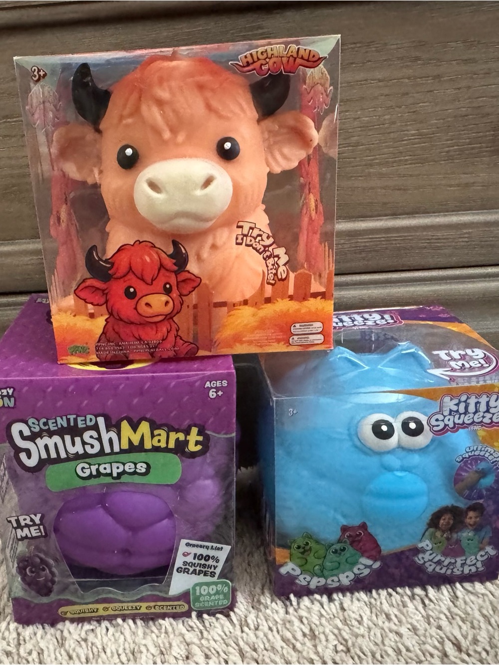 Squeeze Toy bundle kitty squeeze, highland cow and grapes